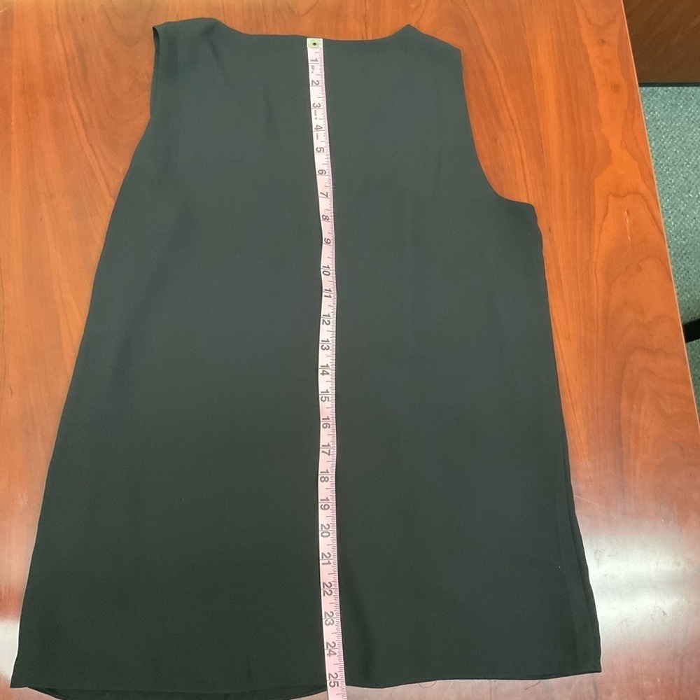 Chico’s V-neck Tank Pleated Front Black V-Neck Lined Flowy Size 6-8 (Chico’s 0) - Picture 5 of 10